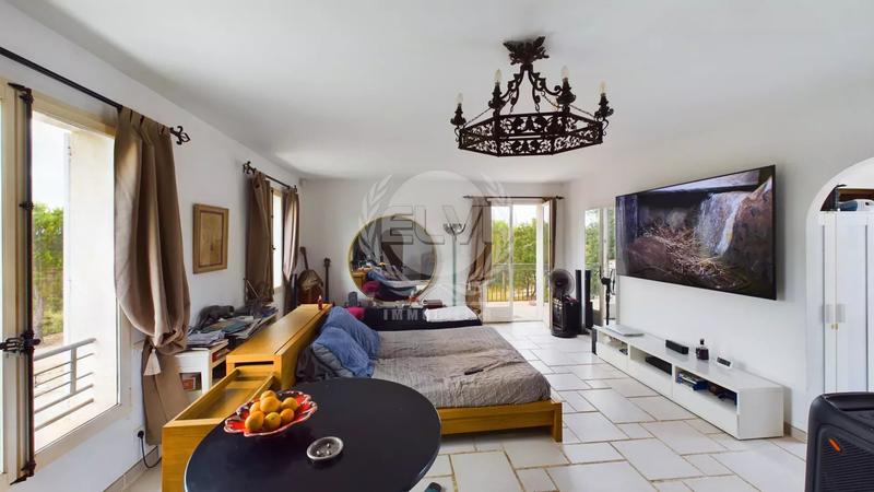 Maison - 290 m² - 8 pièces