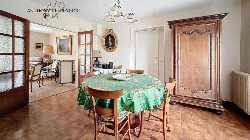 Maison - 110 m² - 8 pièces