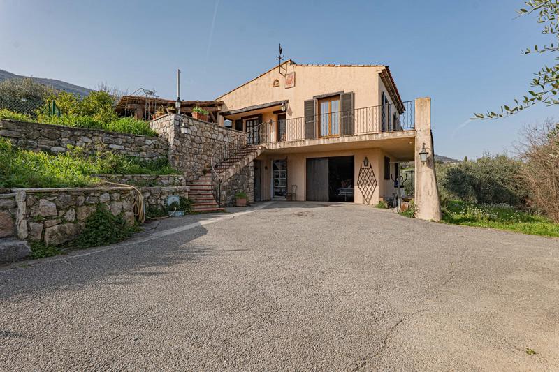 Villa - 101 m² - 4 pièces