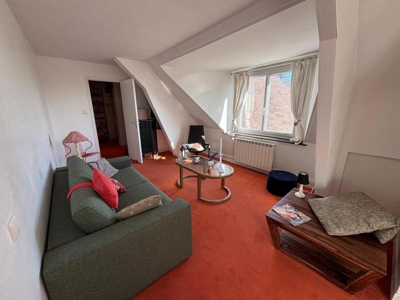 Maison - 241 m² - 6 pièces