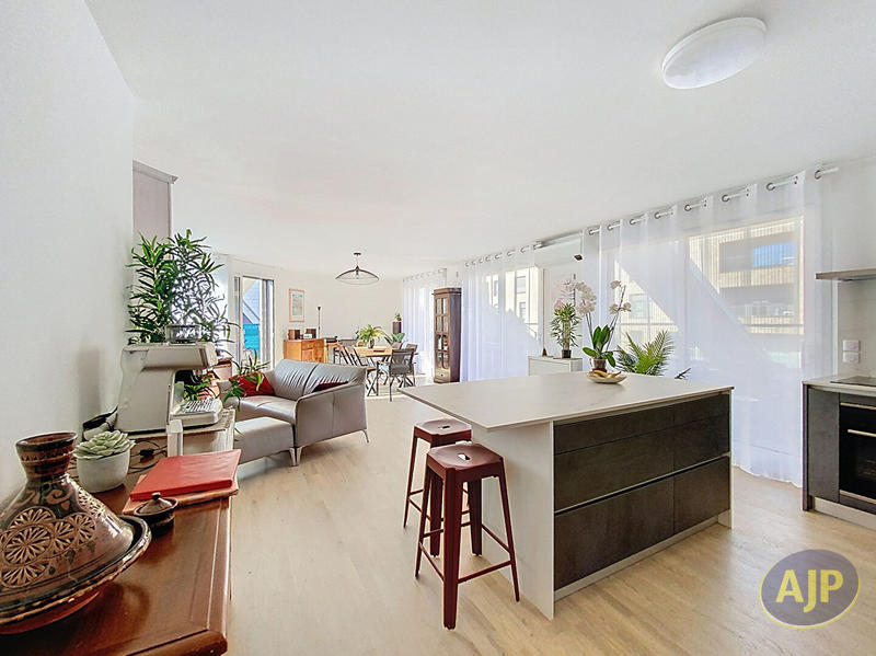 Appartement - 121 m² - 4 pièces