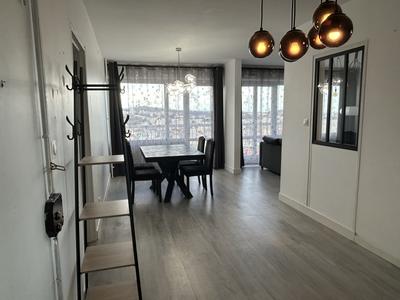 Appartement - 85 m² - 6 pièces