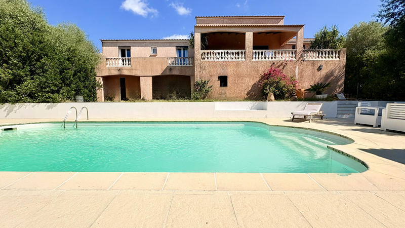 Villa - 177 m² - 5 pièces