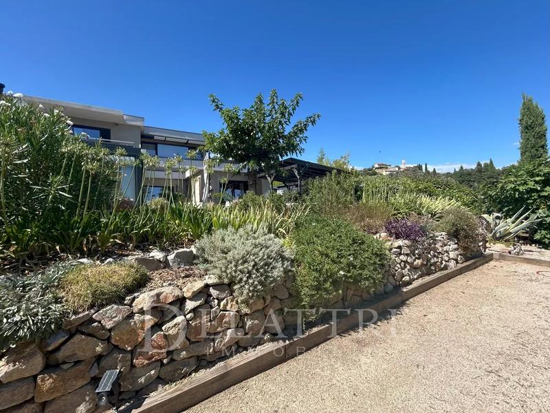 Villa - 30 m² - 5 pièces