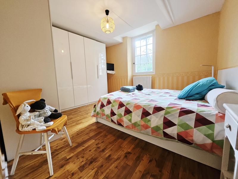 Maison en pierre - 250 m² - 9 pièces