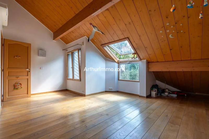 Maison - 250 m² - 10 pièces