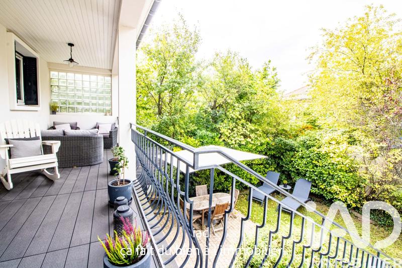 Maison - 183 m² - 7 pièces