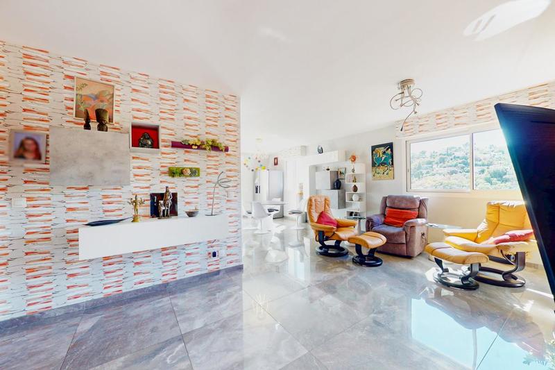 Appartement ancien - 71 m² - 3 pièces