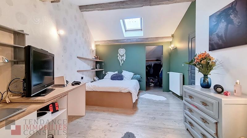 Maison - 220 m² - 9 pièces