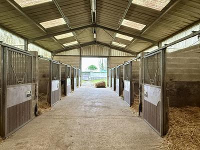 Maison - 540 m² - 21 pièces