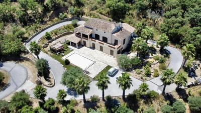 Villa - 246 m² - 7 pièces