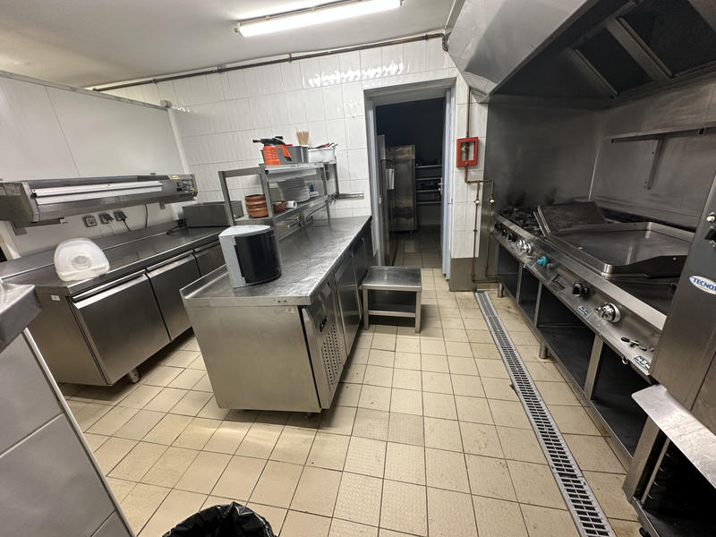 Fonds de commerce - Magasins - 200 m²