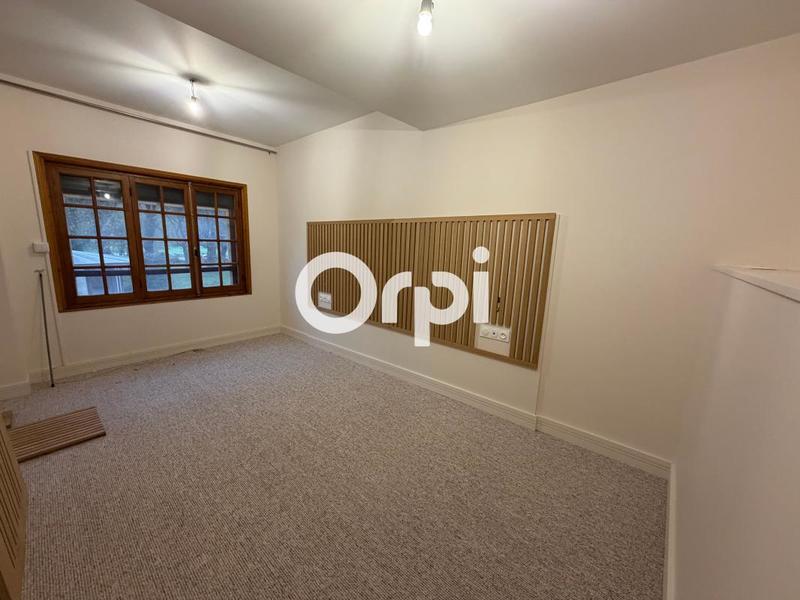 Maison - 239 m² - 7 pièces