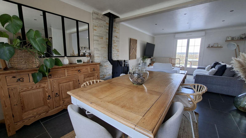 Maison traditionnelle - 90 m² - 5 pièces