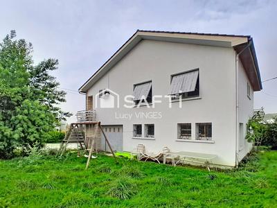 Maison - 110 m² - 5 pièces