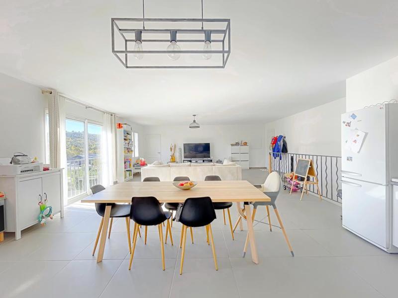 Maison - 137 m² - 5 pièces