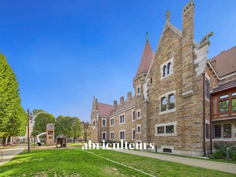 Appartement ancien - 107 m² - 5 pièces