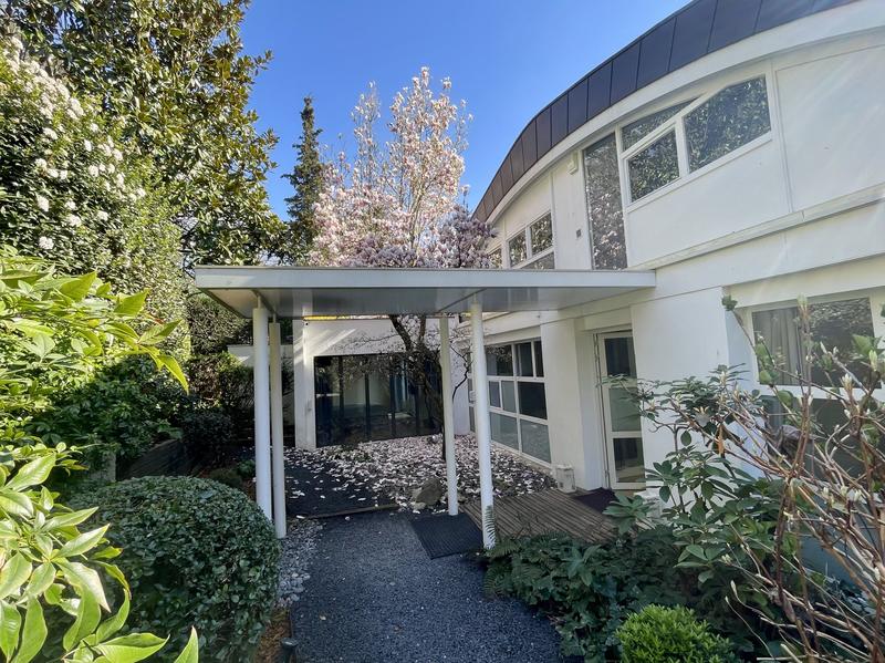 Maison - 260 m² - 8 pièces