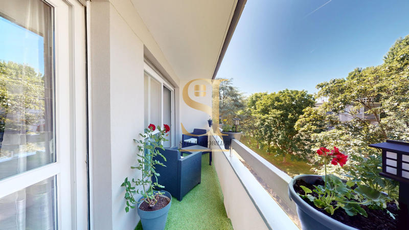 Appartement - 93 m² - 5 pièces