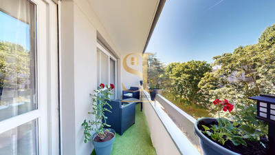 Appartement - 93 m² - 5 pièces