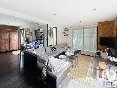 Maison - 225 m² - 8 pièces