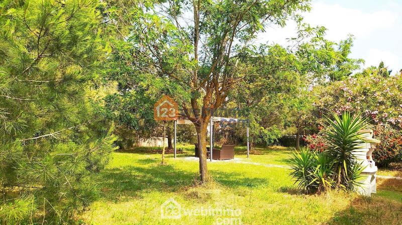 Maison - 320 m² - 10 pièces