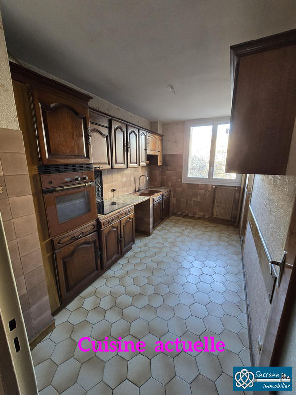 Appartement - 80 m² - 4 pièces