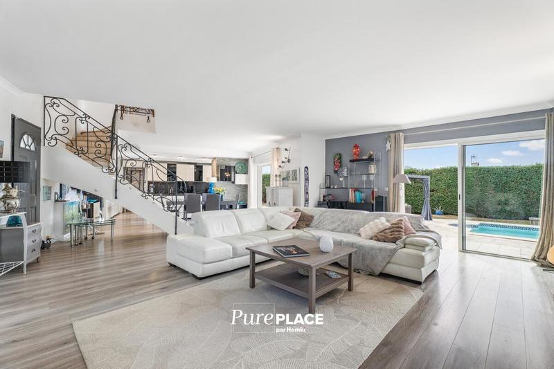 Maison - 182 m² - 7 pièces