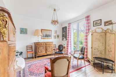 Demeure - 257 m² - 11 pièces