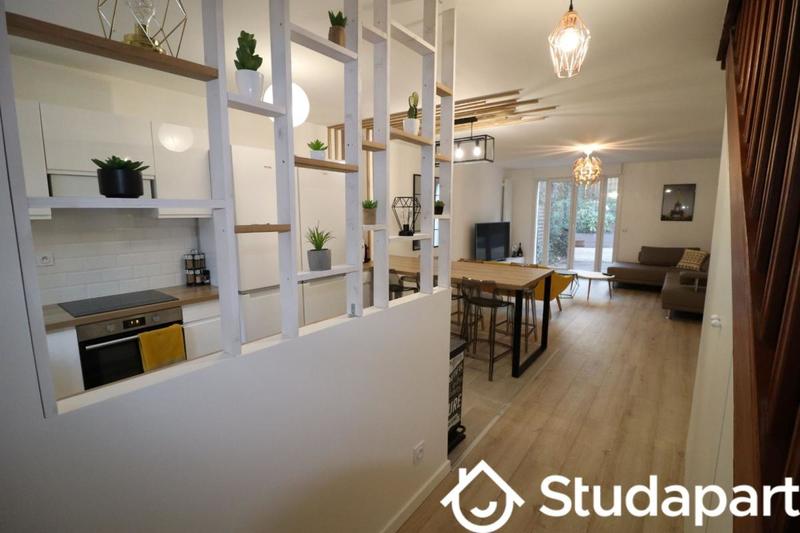 Chambre - 140 m² - 1 pièce