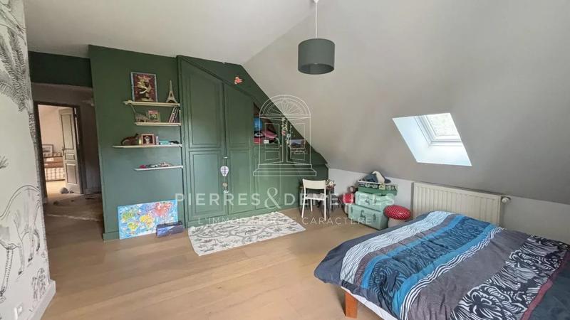 Maison - 190 m² - 8 pièces