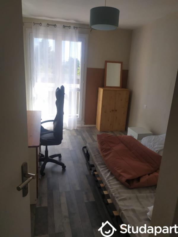 Chambre - 11 m² - 1 pièce