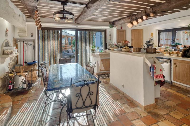 Villa - 350 m² - 5 pièces