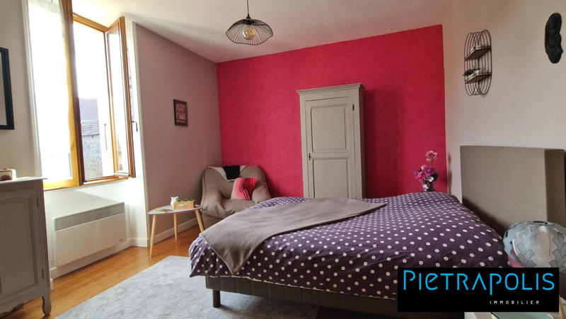 Maison - 204 m² - 6 pièces