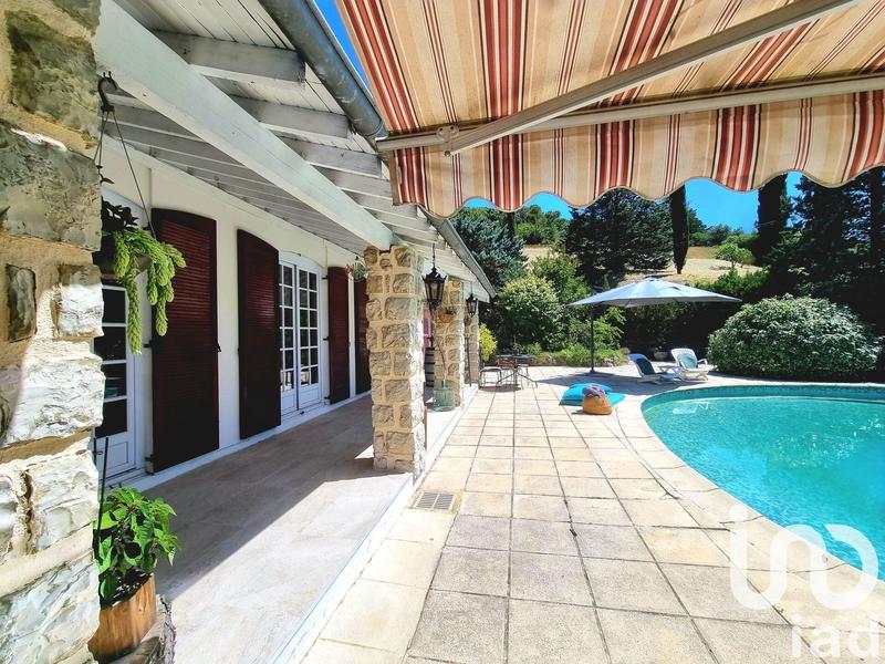 Maison - 176 m² - 10 pièces