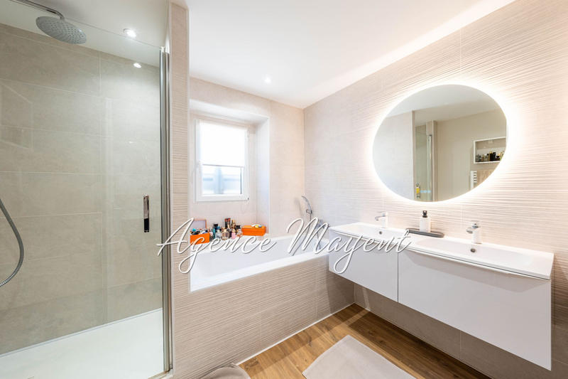 Appartement - 110 m² - 4 pièces