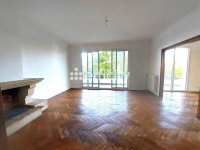 Appartement - 146 m² - 6 pièces