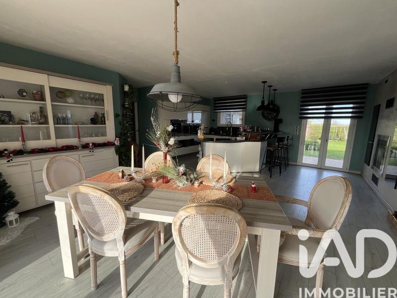 Maison - 240 m² - 11 pièces