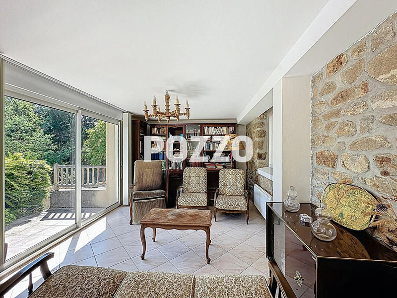 Maison - 137 m² - 7 pièces