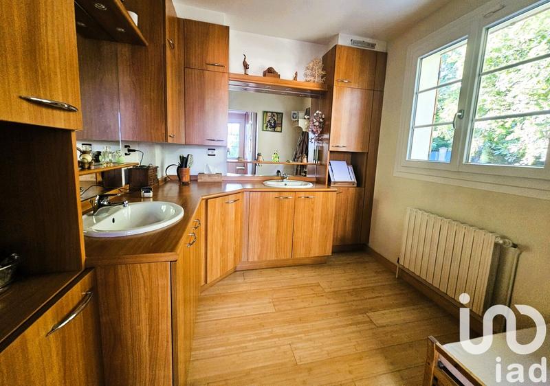 Maison - 390 m² - 8 pièces