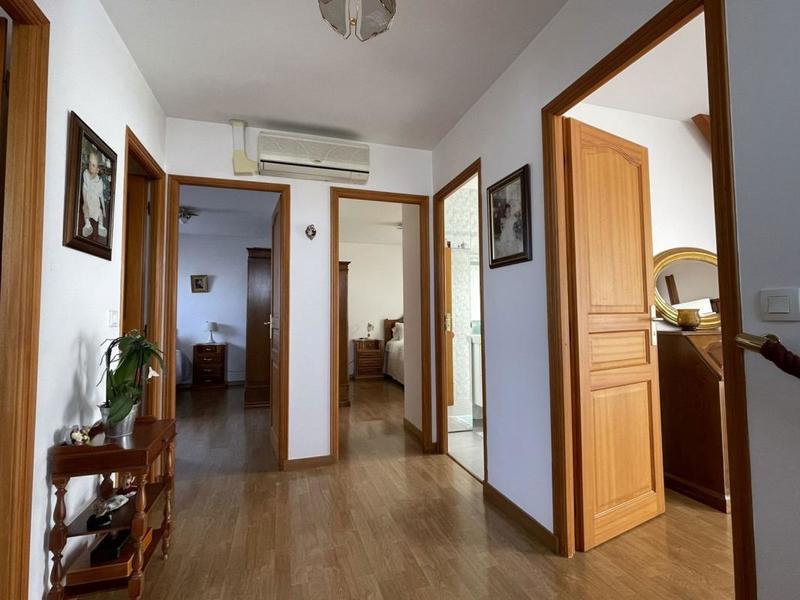 Pavillon - 143 m² - 7 pièces