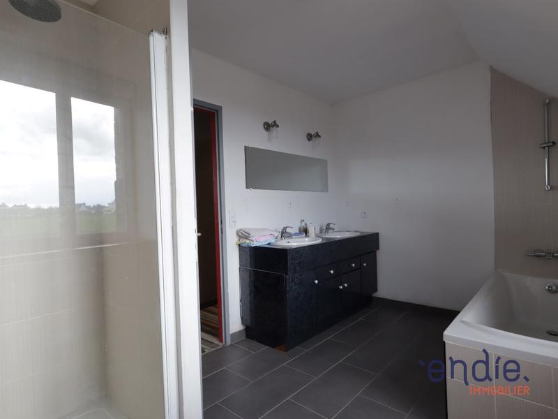 Maison - 300 m² - 10 pièces