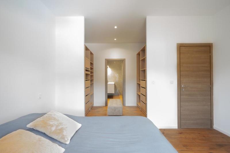 Propriété - 210 m² - 5 pièces