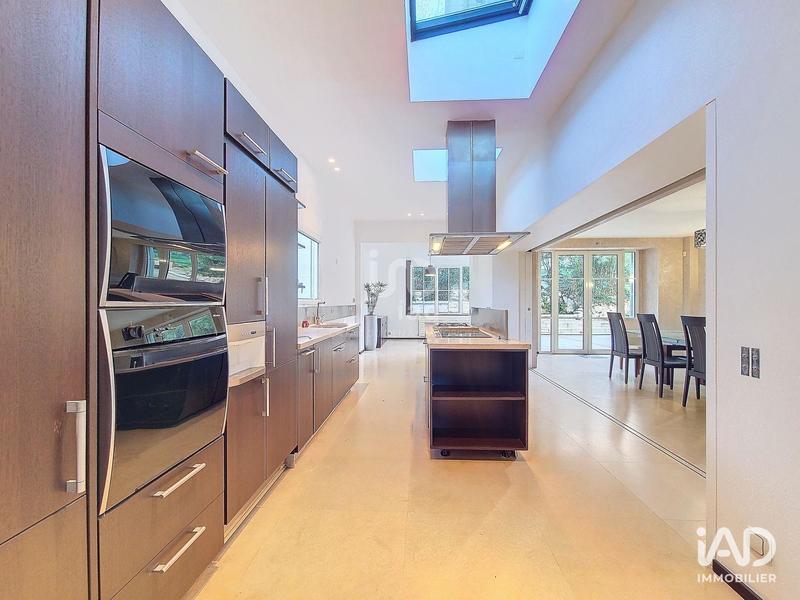 Maison - 600 m² - 14 pièces