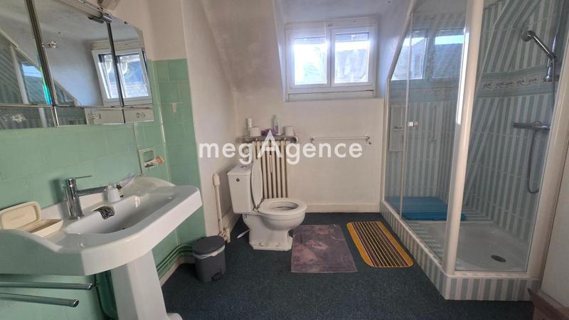 Maison - 210 m² - 8 pièces