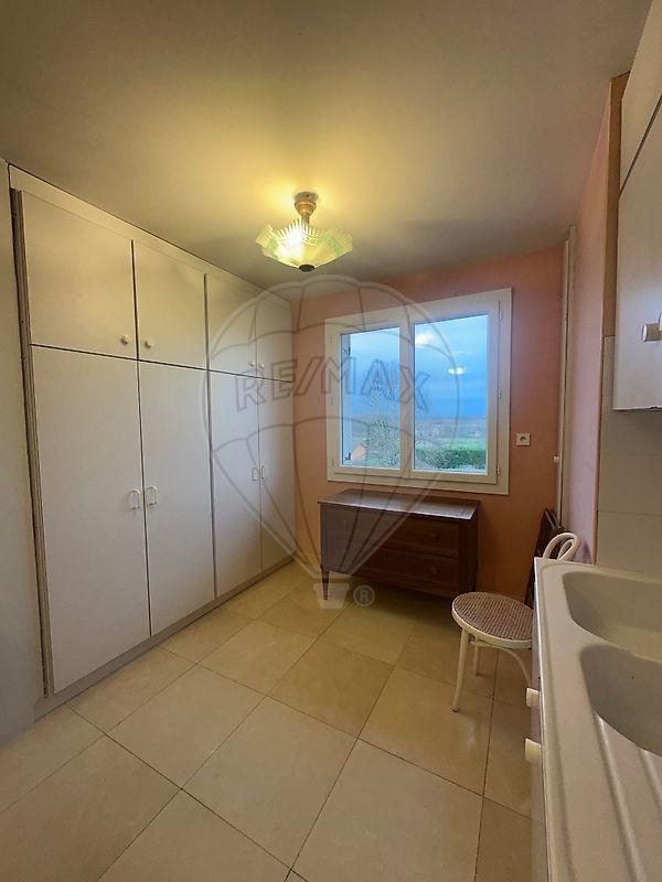 Maison - 331 m² - 8 pièces