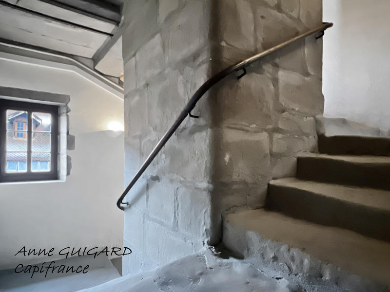 Appartement ancien - 159 m² - 4 pièces