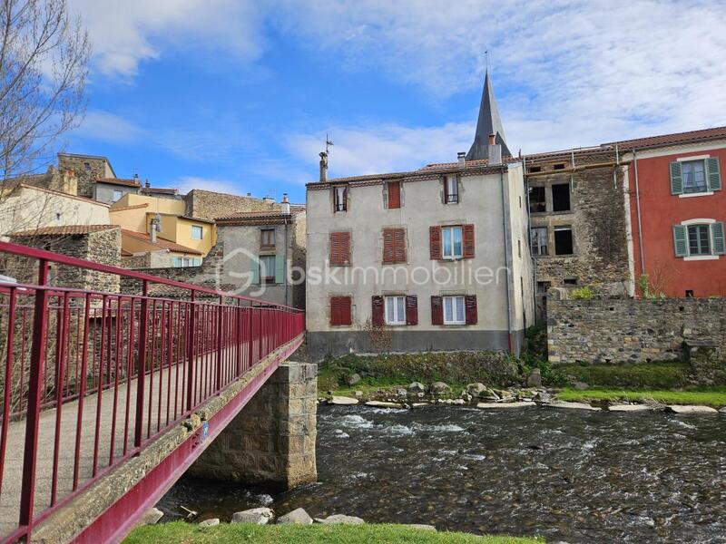 Immeuble - 104 m² - 5 pièces