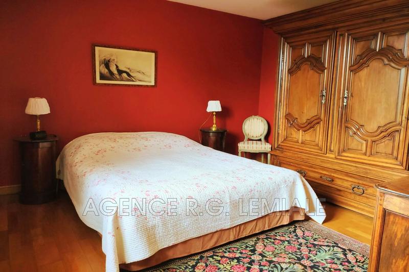 Maison - 331 m² - 10 pièces