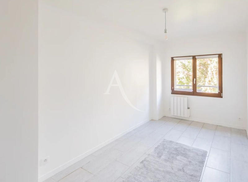 Appartement - 89 m² - 5 pièces